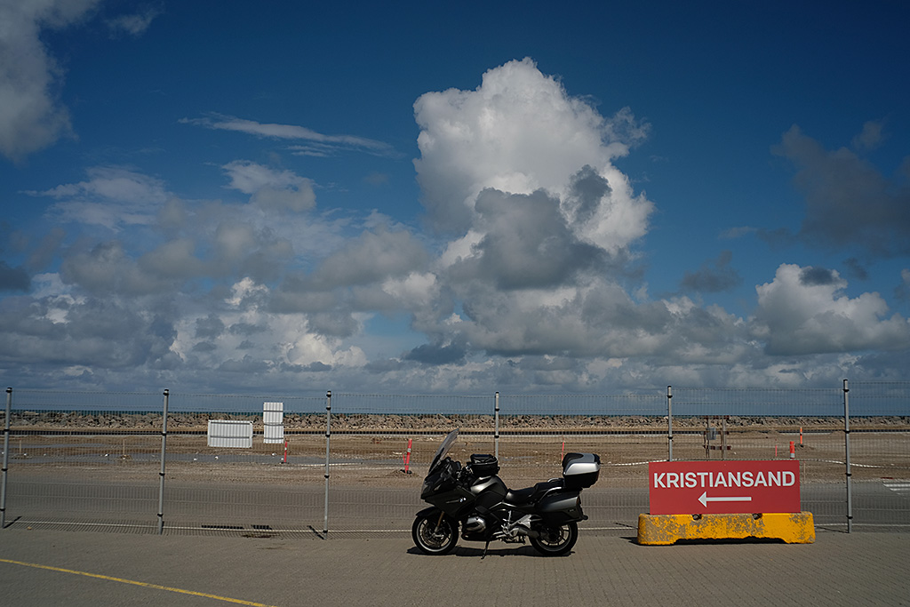 Prêt à embarquer à Hirtsals (pointe nord du Dannemark) pour la Norvège