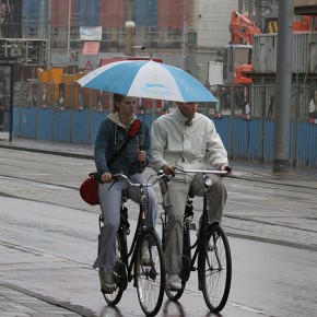 A vélo sous la pluie - Amsterdam