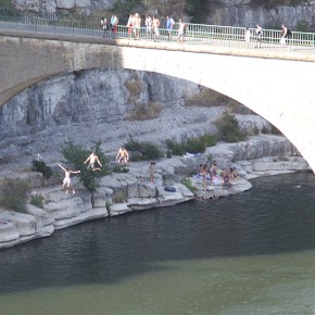 Le grand saut - Pont de Balazuc