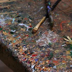 Peinture sur le coin de la table