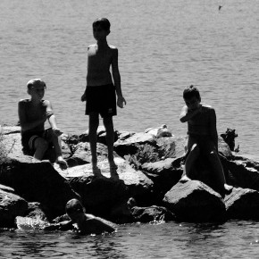 Les enfants sur les rochers