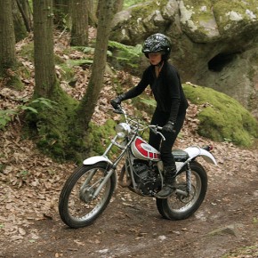 Valérie - Yamaha 175 TY