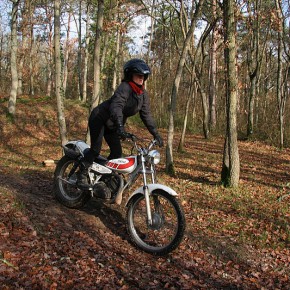Valérie - Yamaha 175 TY