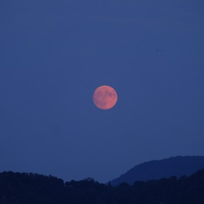La lune rousse - Lac majeur