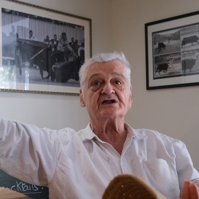 Le monsieur au café - Arles