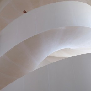 Portait dans l'escalier- Arles