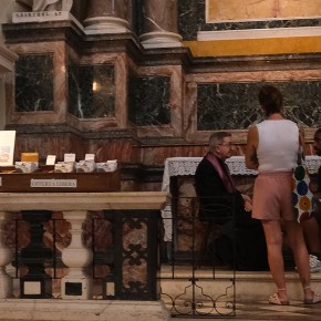 (la) Confession | Bergamo