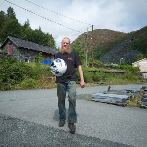 Corris - L'homme au casque providentiel